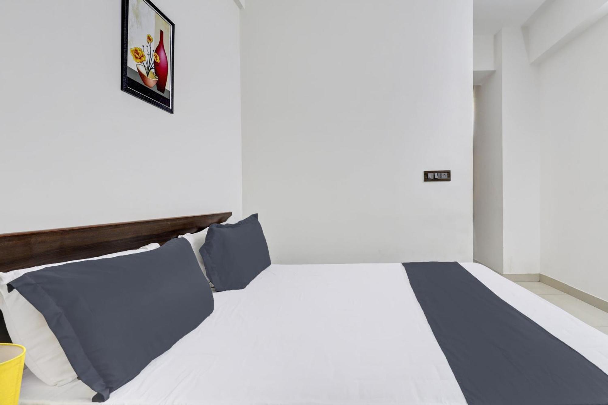 Hotel O J.K. Suites & Rooms Bangalore Exteriör bild