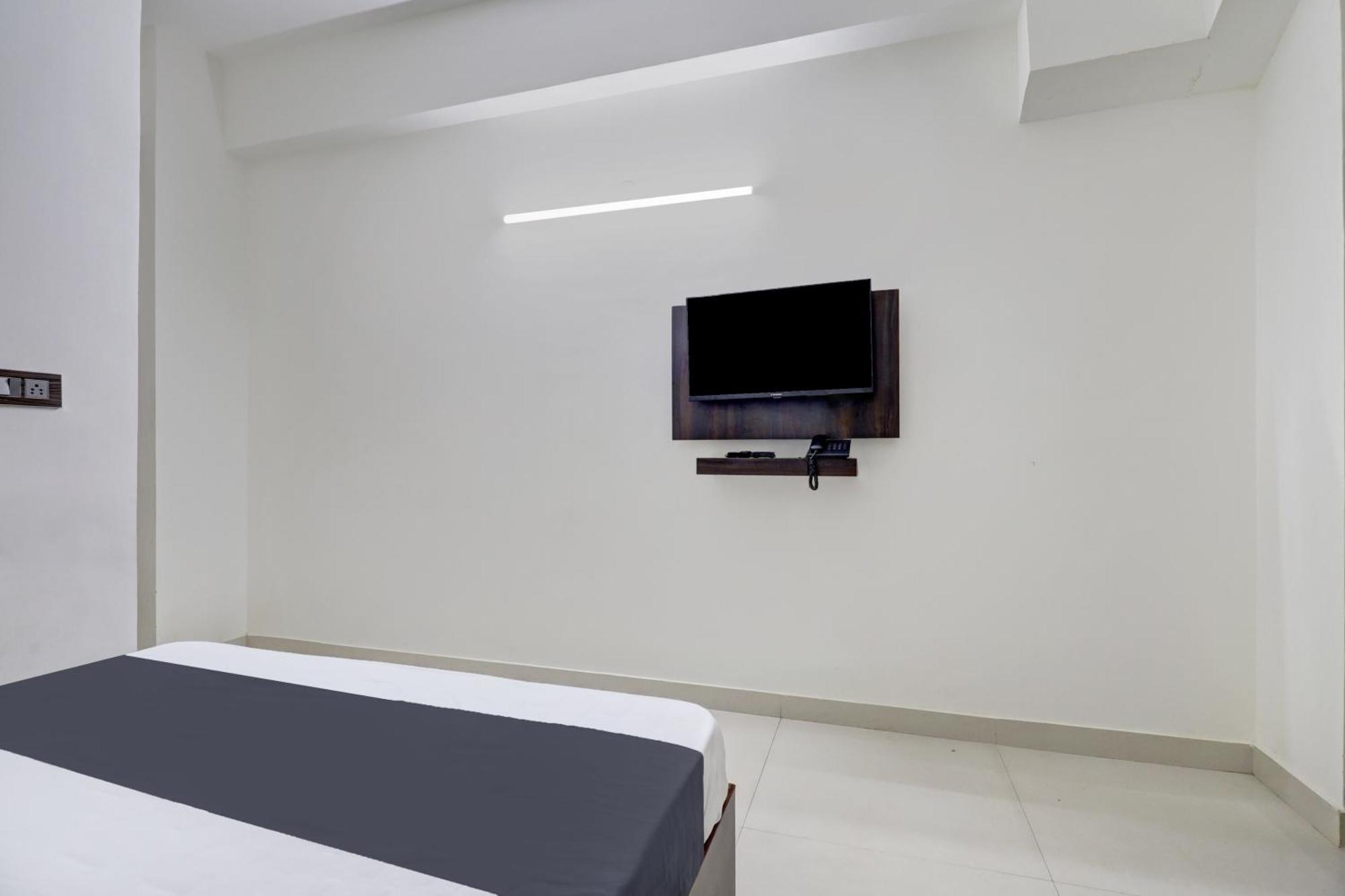 Hotel O J.K. Suites & Rooms Bangalore Exteriör bild