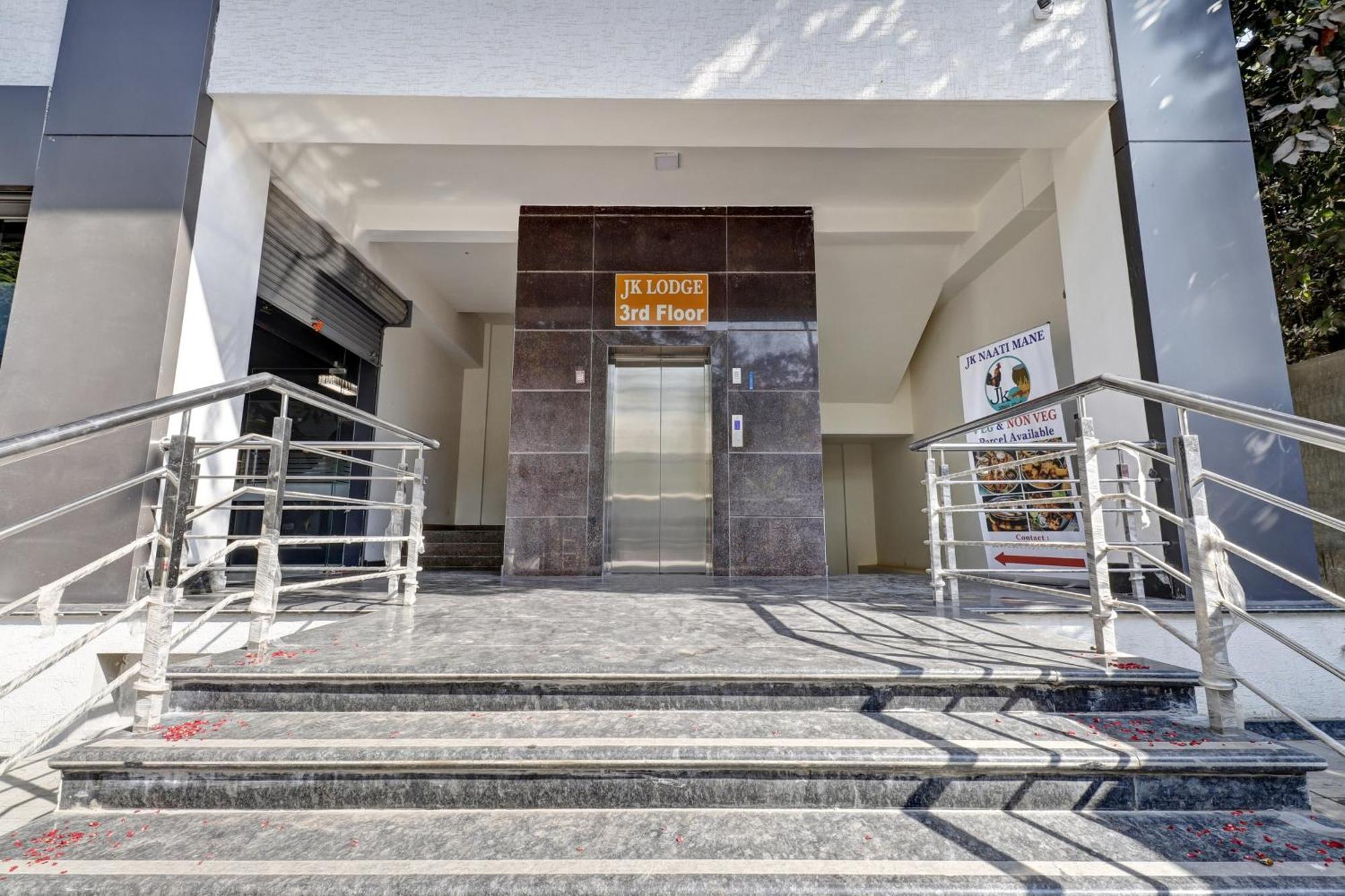 Hotel O J.K. Suites & Rooms Bangalore Exteriör bild