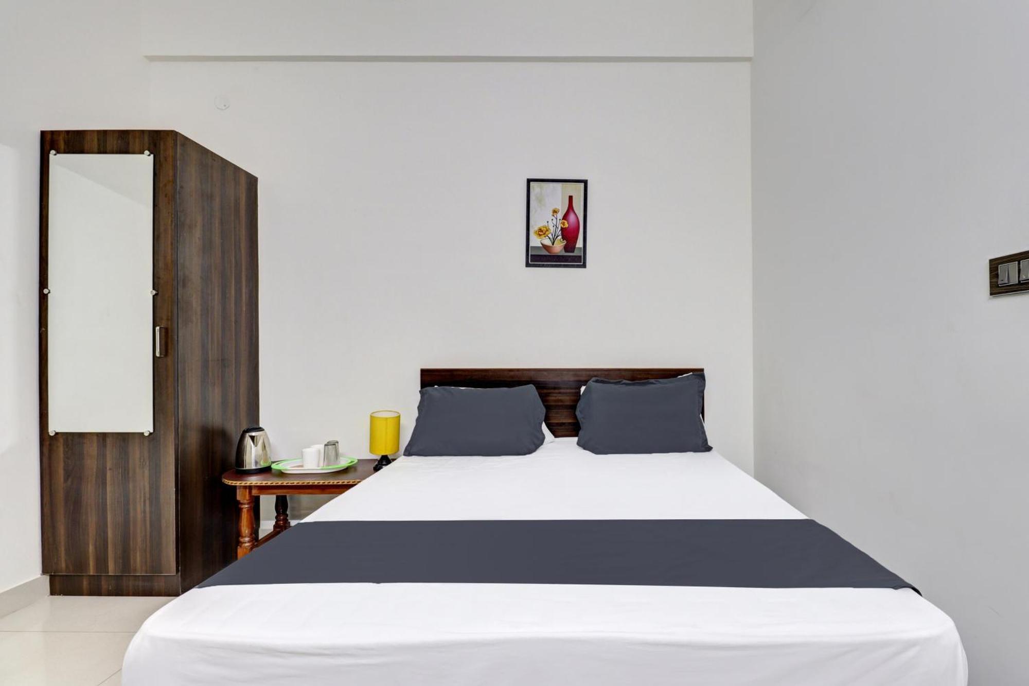 Hotel O J.K. Suites & Rooms Bangalore Exteriör bild