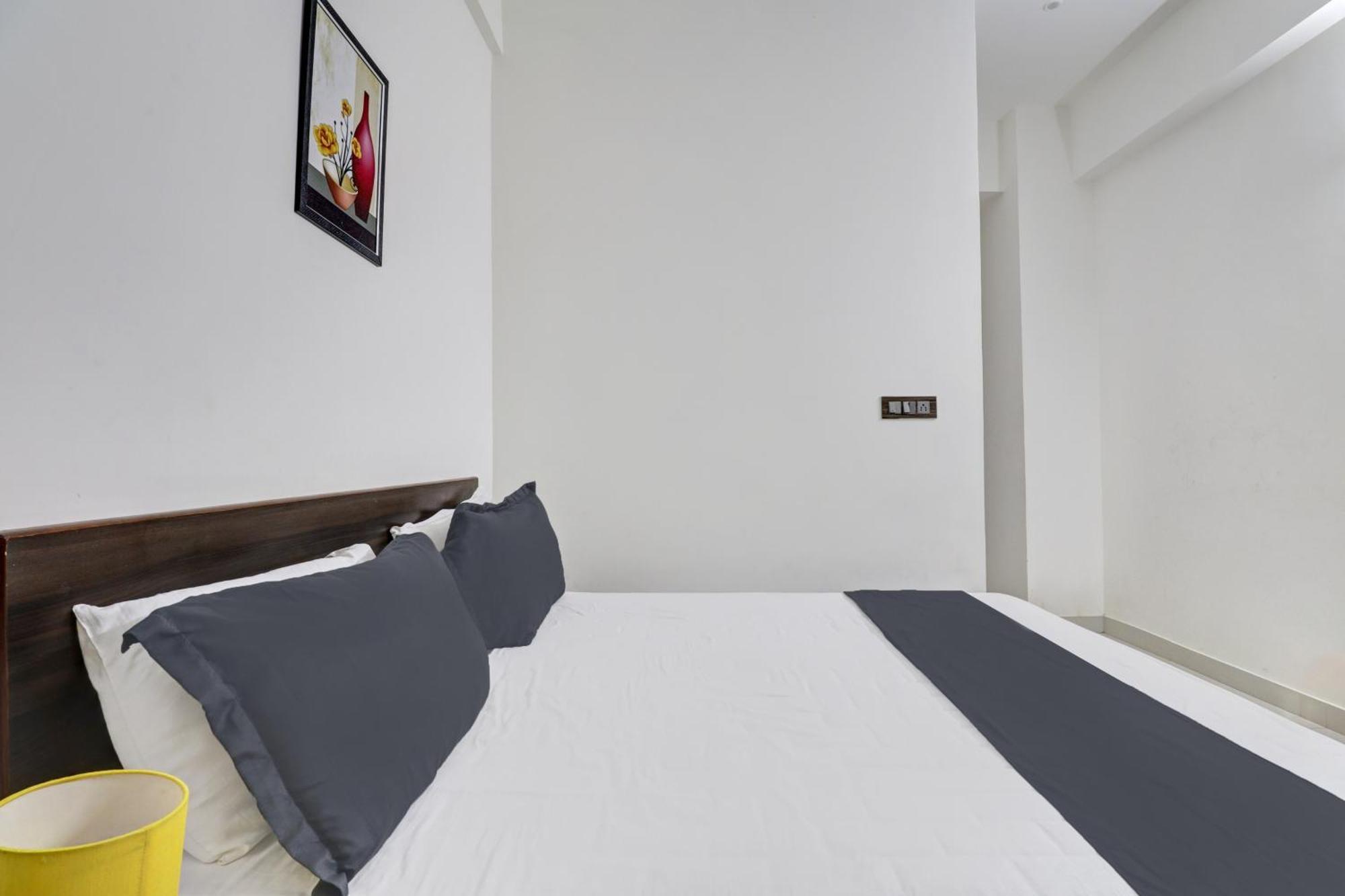 Hotel O J.K. Suites & Rooms Bangalore Exteriör bild